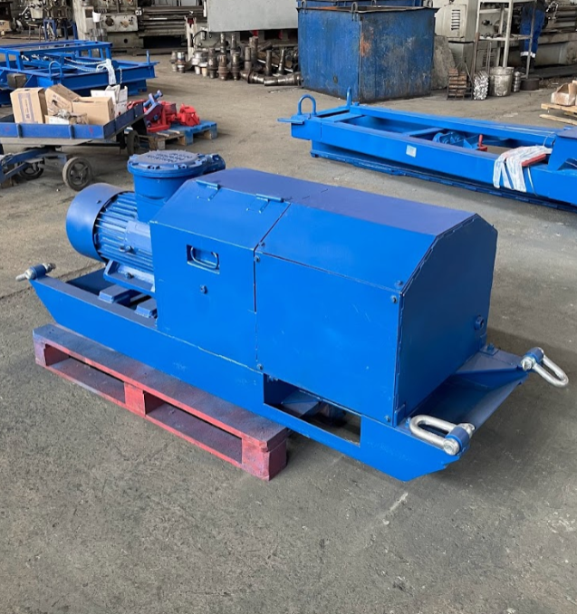 Booster pump with electric/hydraulic drive