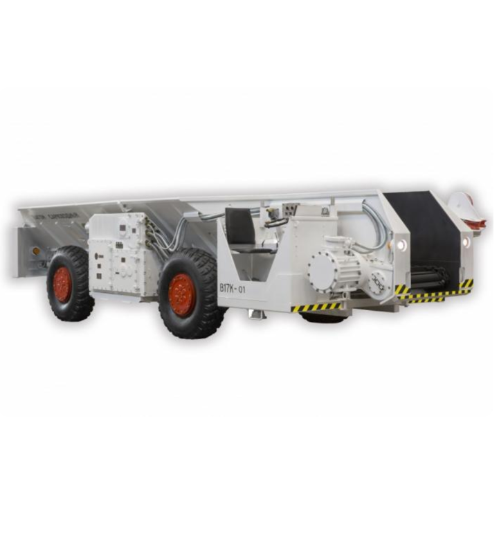 Pneumatic wheeled self-propelled freight car